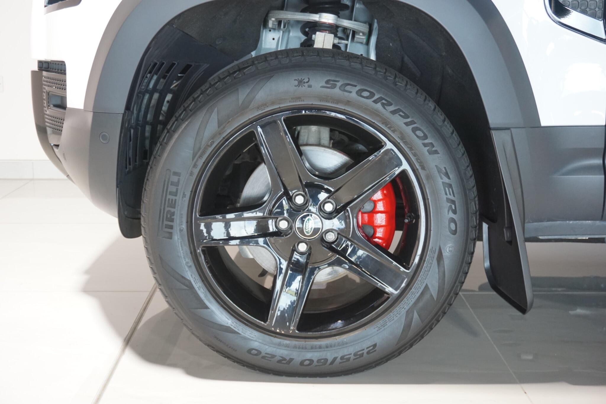 Land Rover Defender 90 3.0 D250 MHEV Hard Top SUV 3dr Diesel Auto 4WD SWB Euro 6 (s/s) (250 ps)